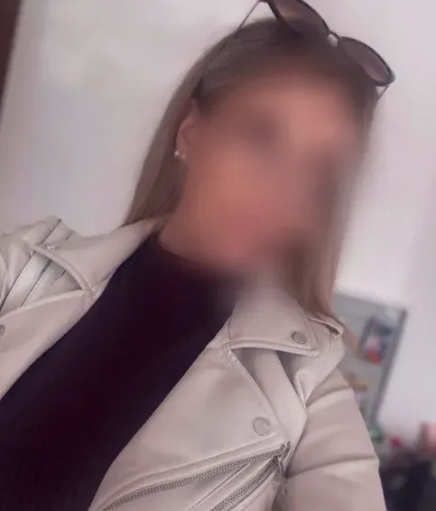 Andrea, 26