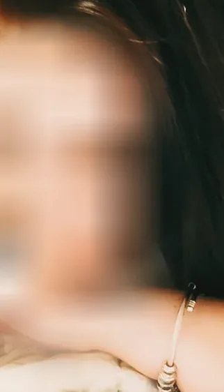 Büsra, 30