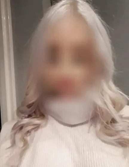 Claudia, 30