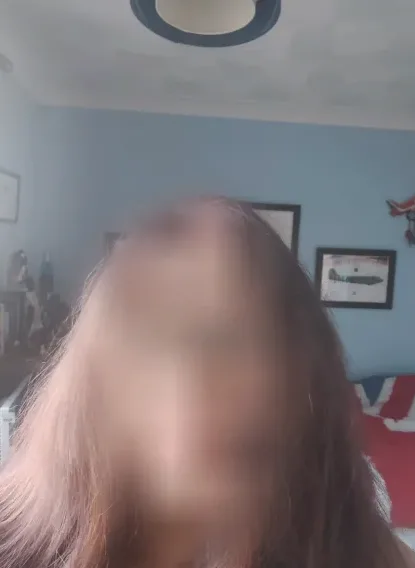 Claudia, 24