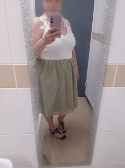 Elena, 38