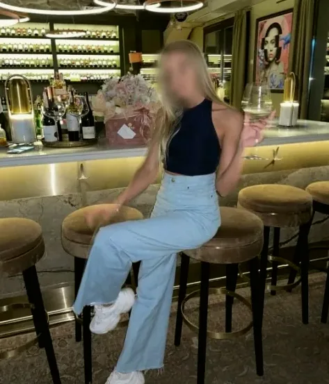 Emma, 34