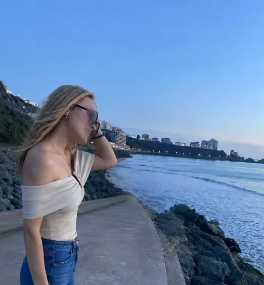 Emma, 19