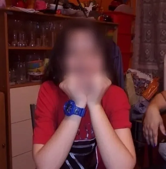 Emma, 25