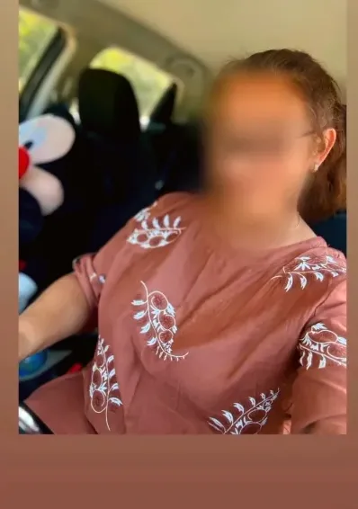 Helena, 39