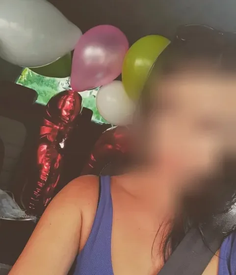 Julia, 24