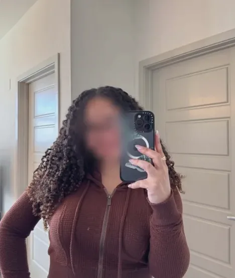 Kira, 31