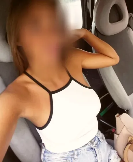 Lara, 36