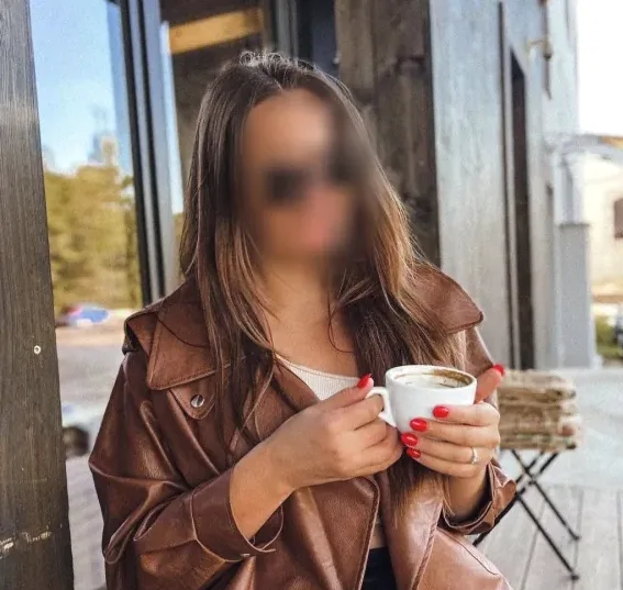 Maike, 27