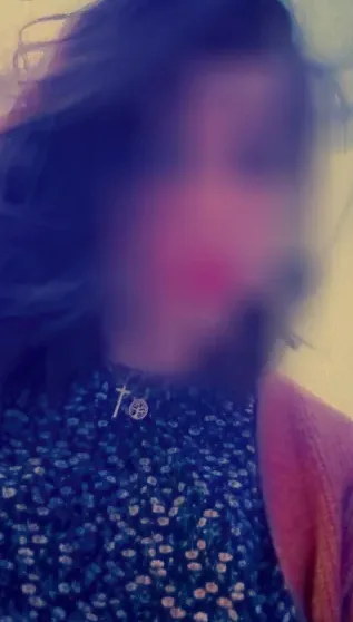 Manuela, 31
