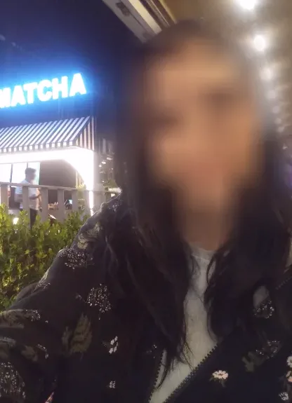 Manuela, 40