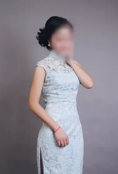 Melina, 28