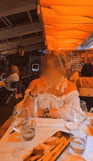 Mia, 39
