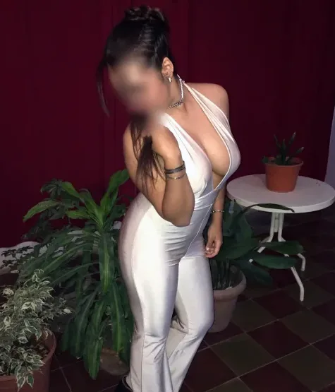 Michelle, 28