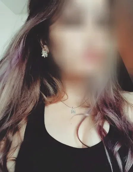 Pauline, 32