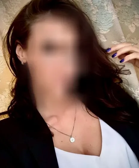 Rebecca, 33
