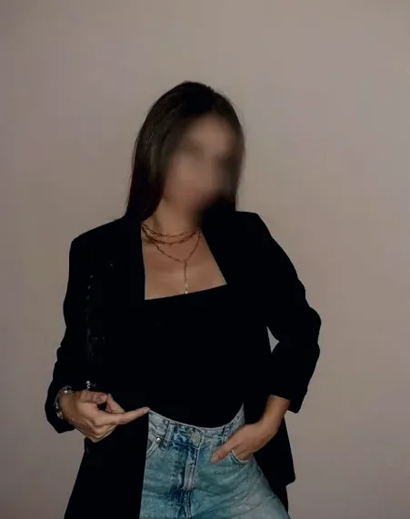 Sandra, 35