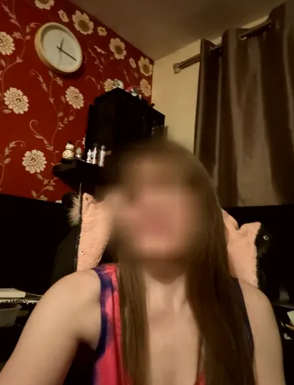 Sophie, 37