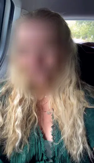 Tanja, 29
