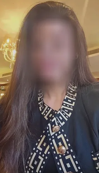 Yvonne, 37